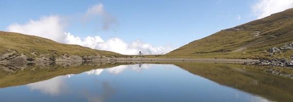 Ciclista e Lago - Foto Bruno Usseglio